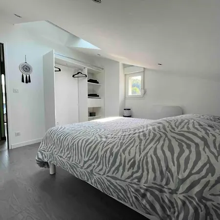 Duplex Cosy Nancy A 10 Minutes *